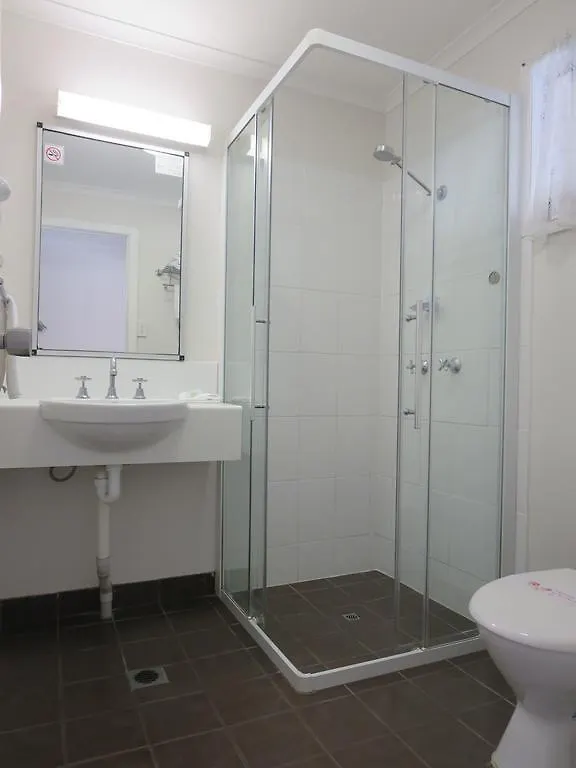 Mackay Motor Inn 3*,